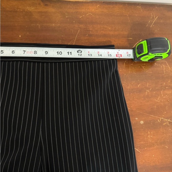 Like new Theory Pinstripe Skinny Pant - Picture 4 of 9